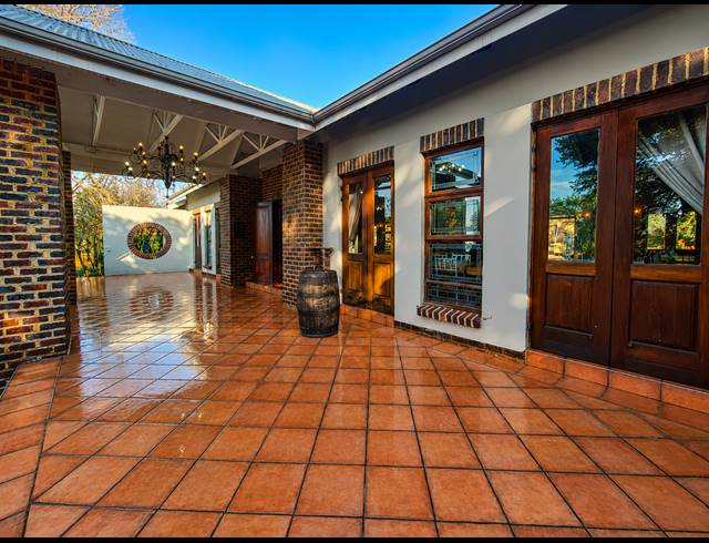 830M² RETAIL FOR SALE IN HEIDELBERG CENTRAL